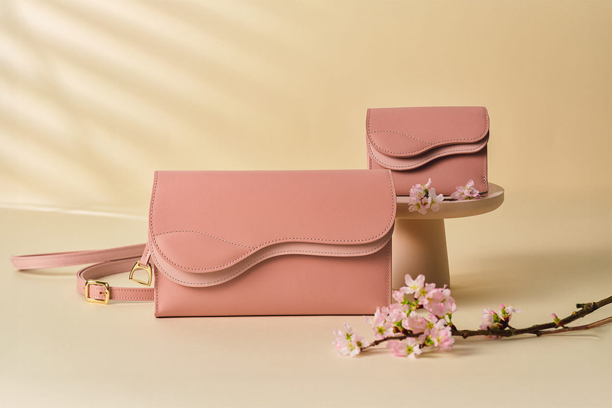 春限定の桜色革財布